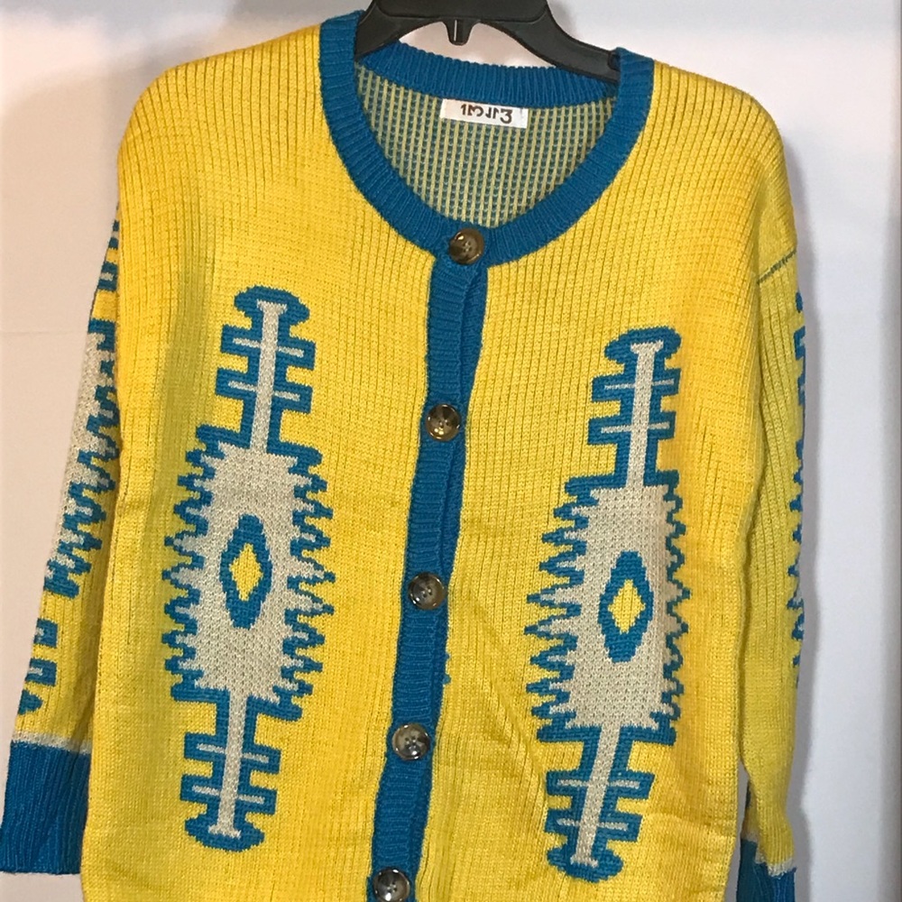 Short cardigan